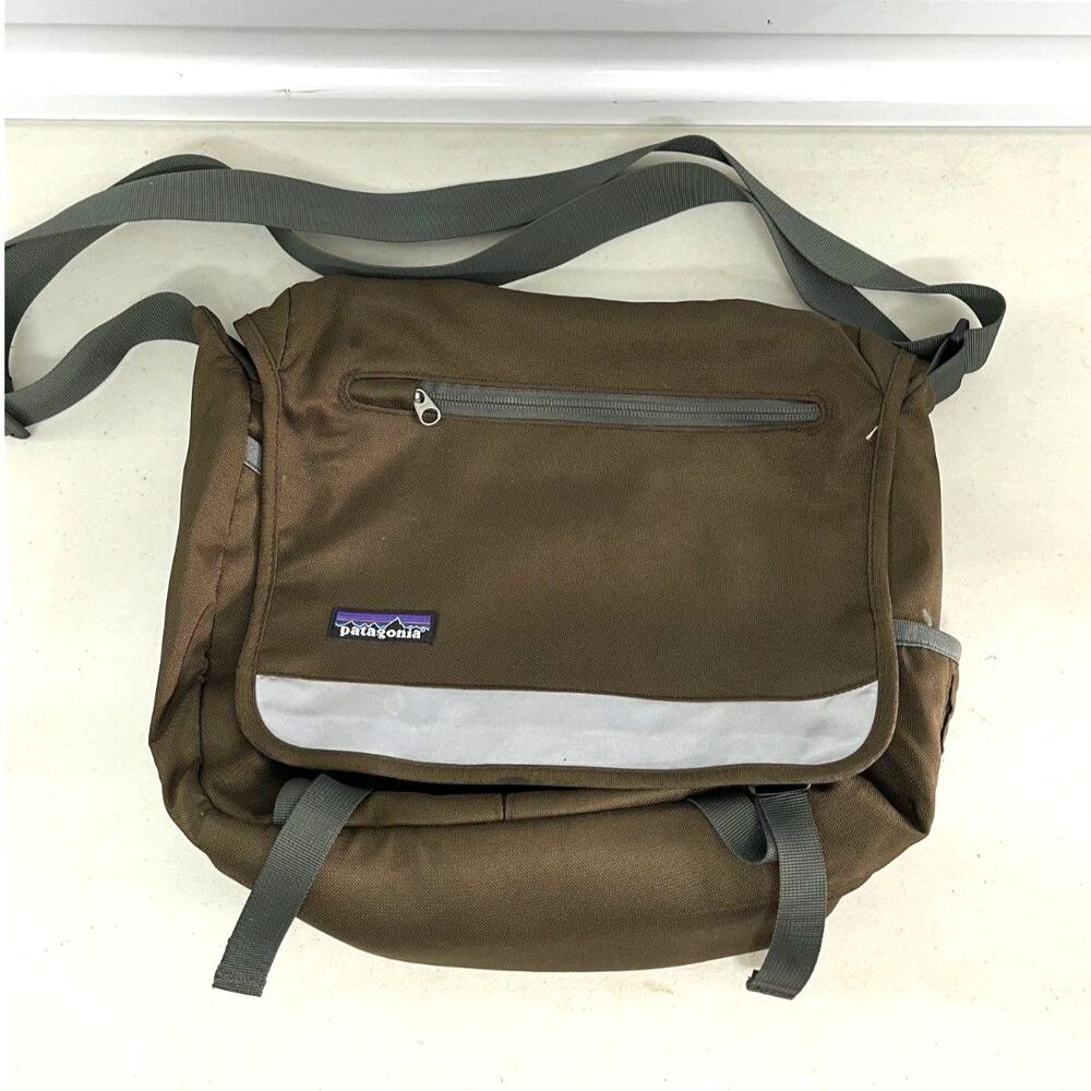 Patagonia Mini Mass Messenger Sling Bag Crossbody